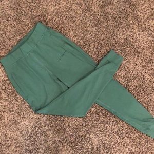 Booty popping joggers!